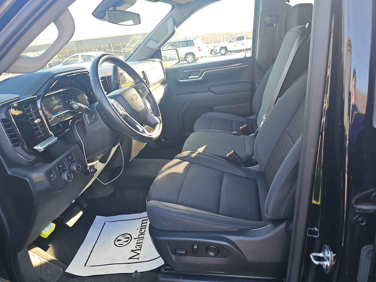 2023 Chevrolet Silverado 1500 LT AWD