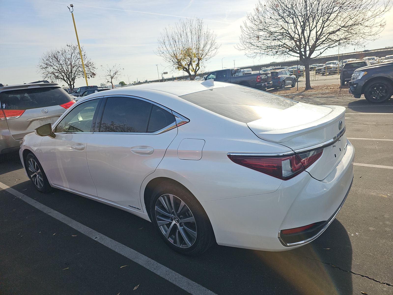 2019 Lexus ES ES 300h FWD