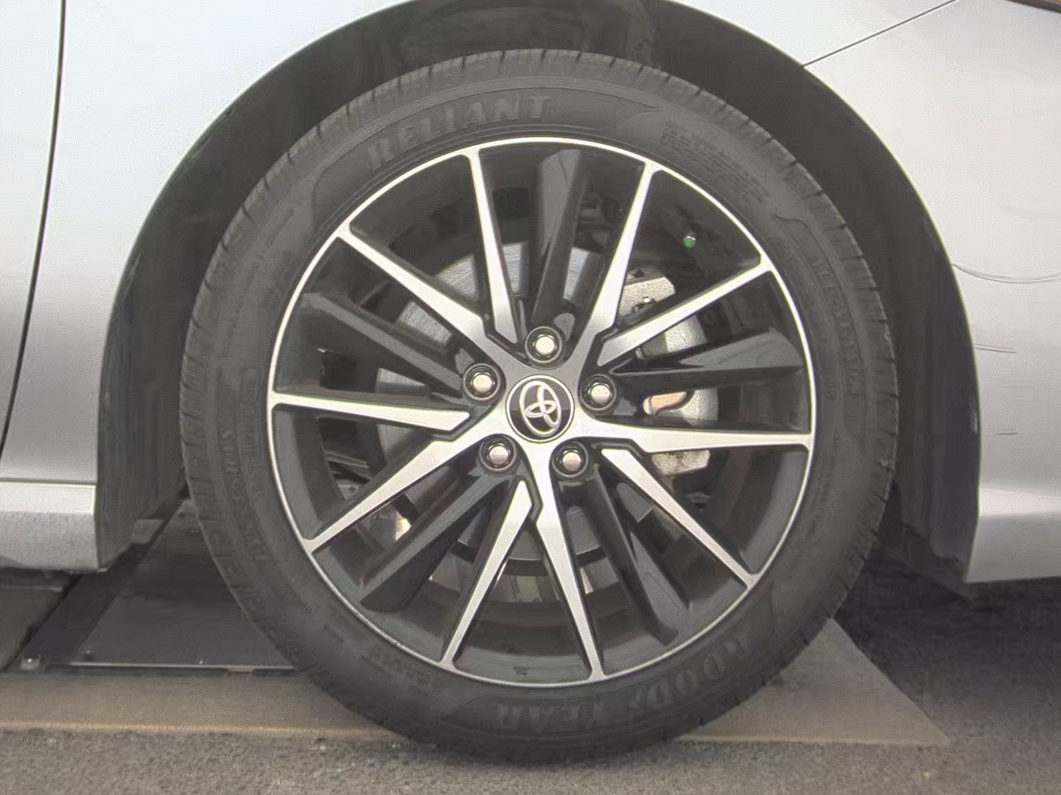 2024 Toyota Camry SE FWD