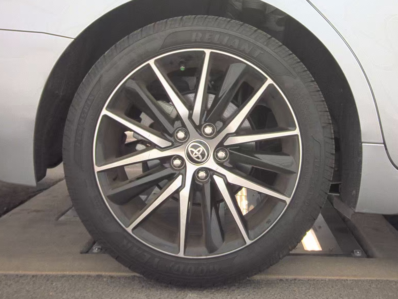 2024 Toyota Camry SE FWD