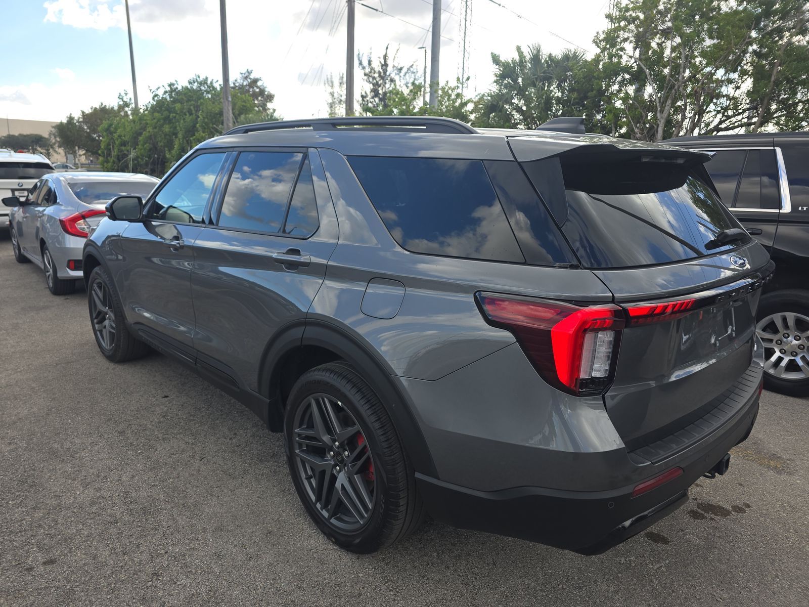 2025 Ford Explorer ST-Line AWD