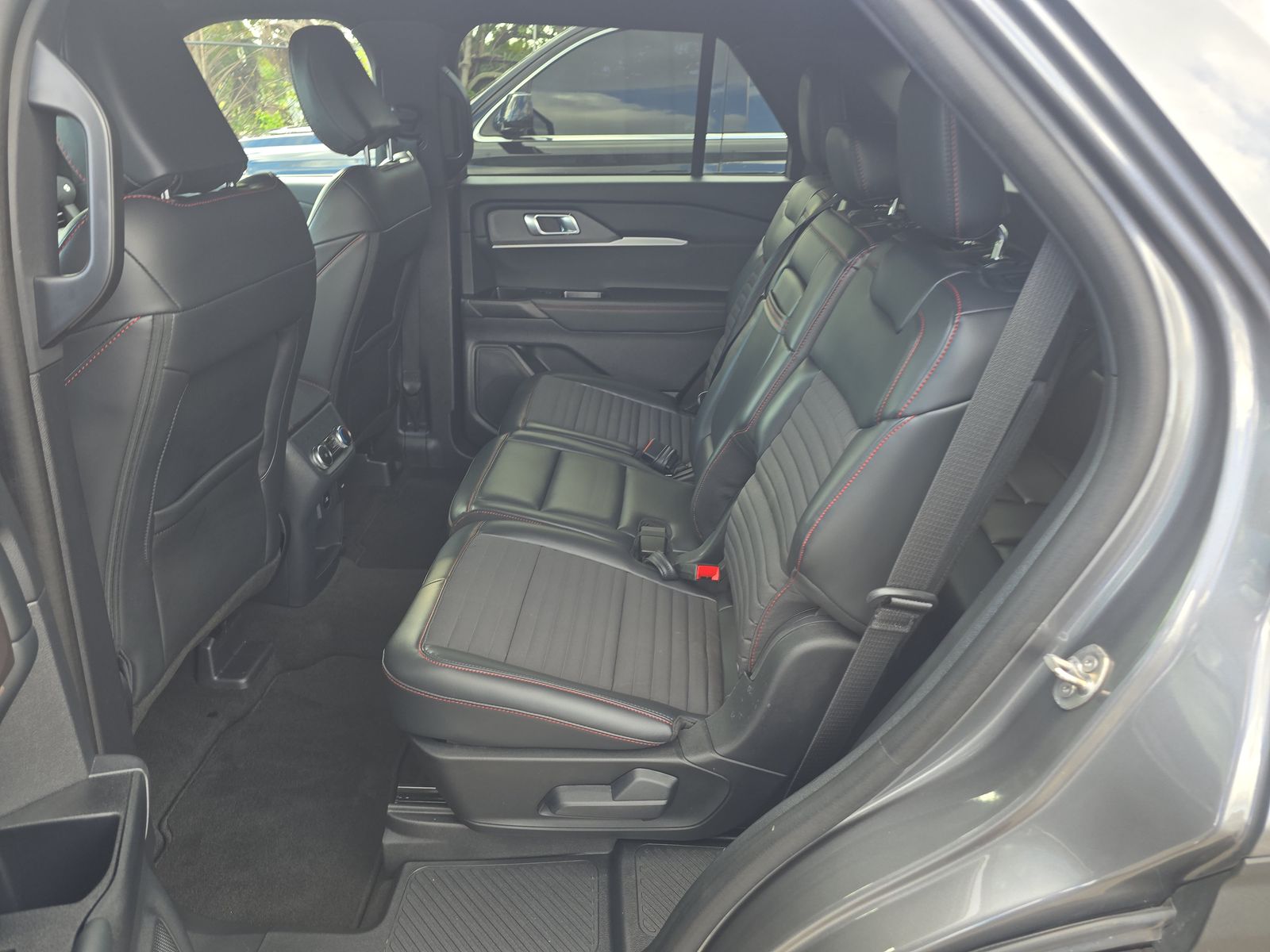 2025 Ford Explorer ST-Line AWD