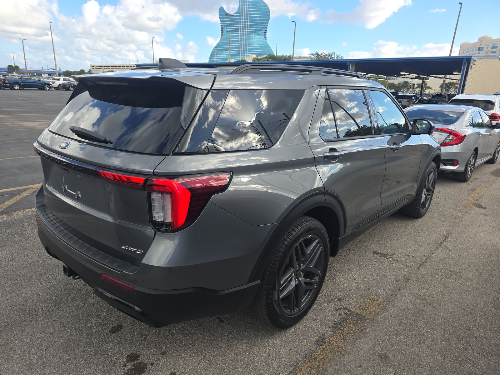2025 Ford Explorer ST-Line AWD