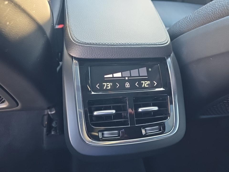 2018 Volvo XC90 T6 Momentum AWD