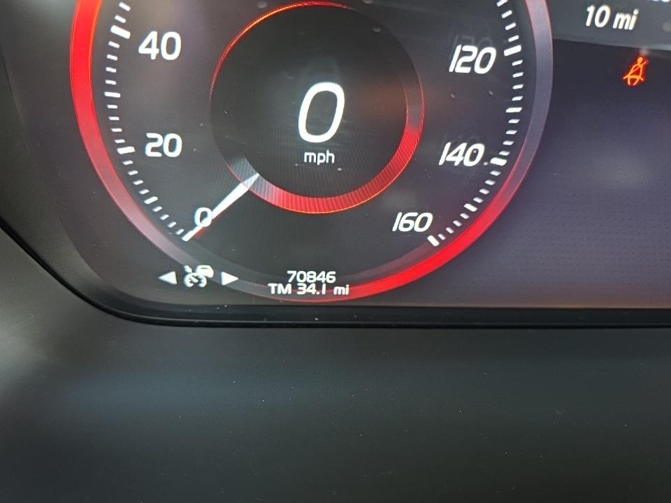 2018 Volvo XC90 T6 Momentum AWD