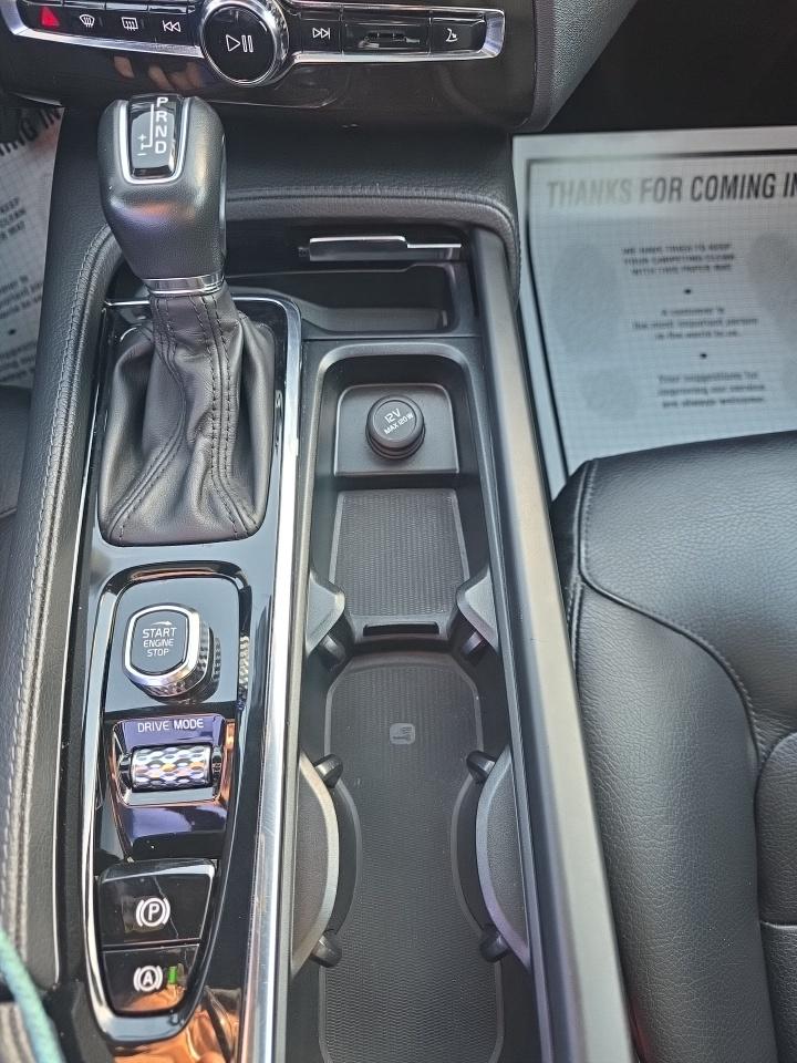 2018 Volvo XC90 T6 Momentum AWD