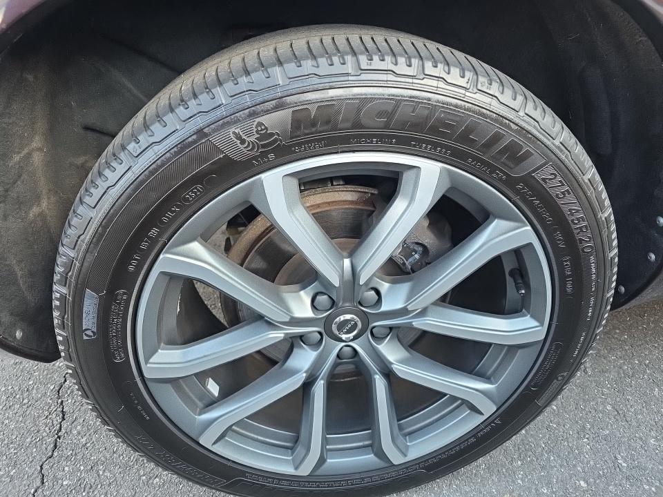 2018 Volvo XC90 T6 Momentum AWD