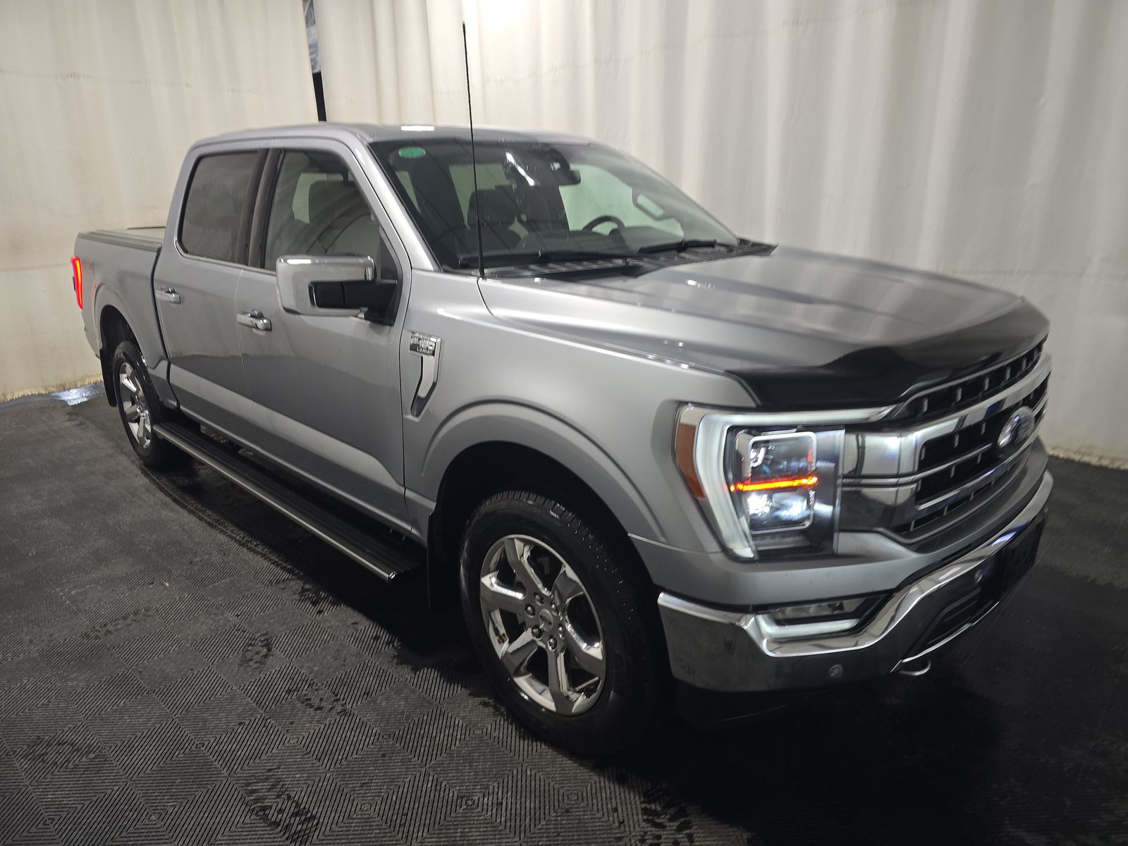 2023 Ford F-150 LARIAT AWD