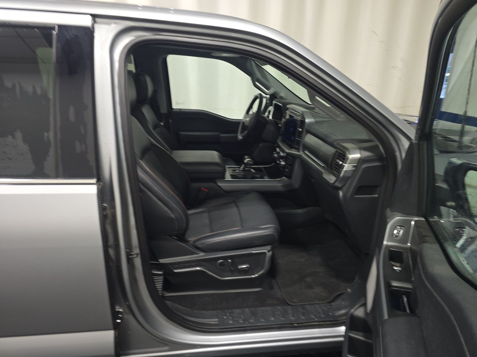 2023 Ford F-150 LARIAT AWD