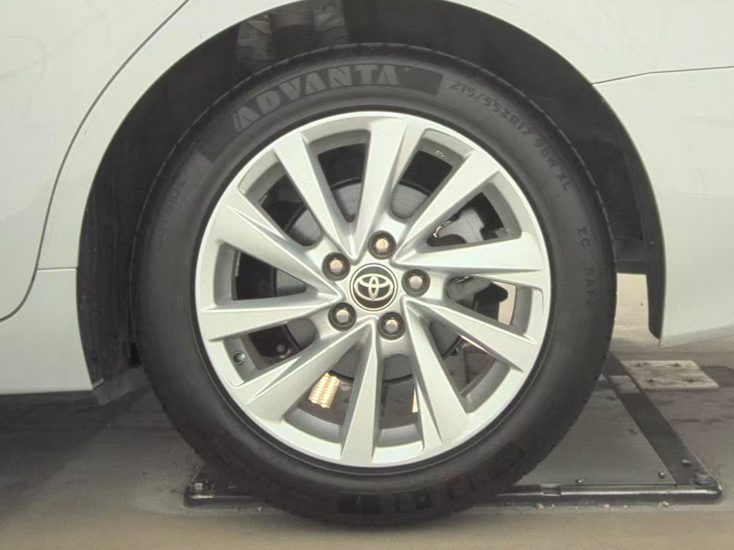 2024 Toyota Camry LE FWD