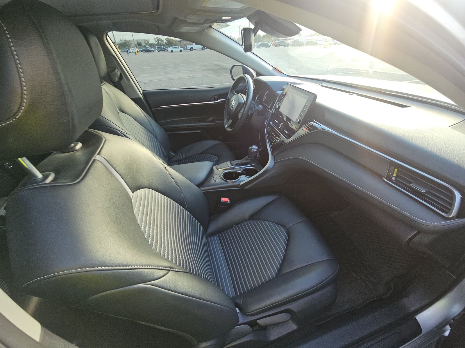 2024 Toyota Camry SE FWD