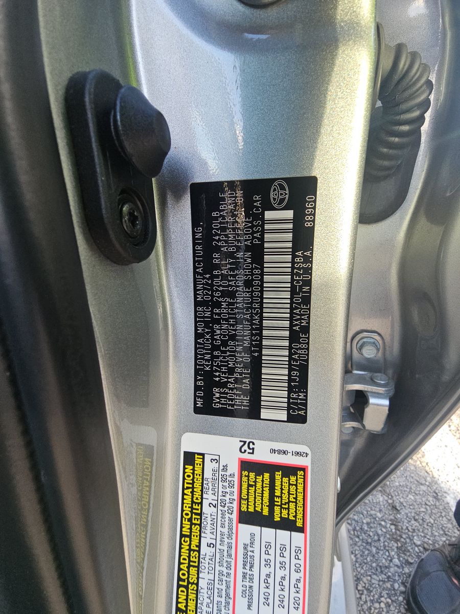 2024 Toyota Camry SE FWD