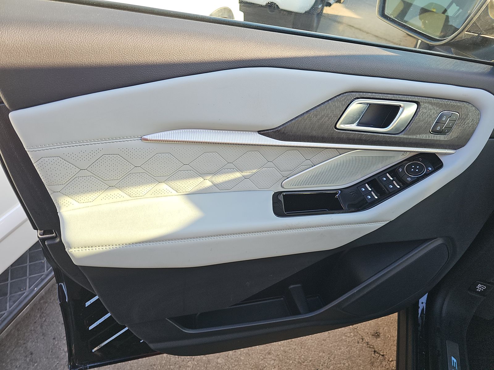 2025 Ford Explorer Platinum AWD