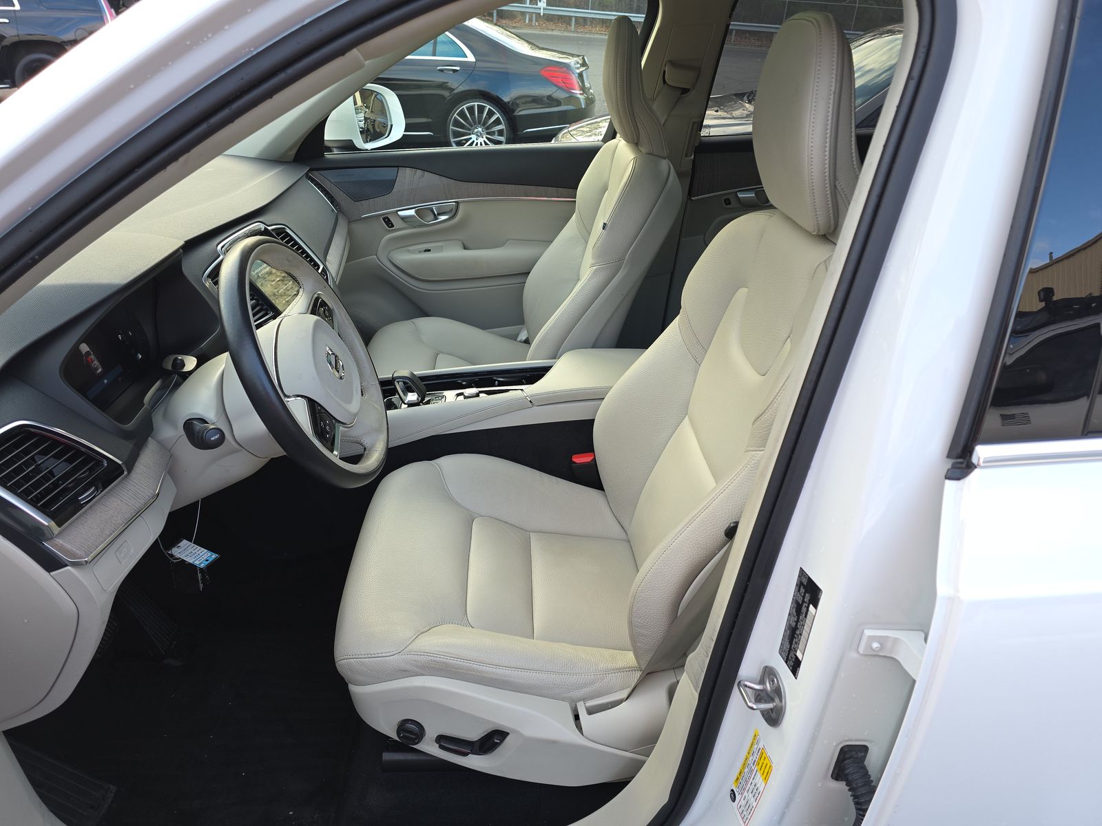 2024 Volvo XC90 B6 Plus AWD