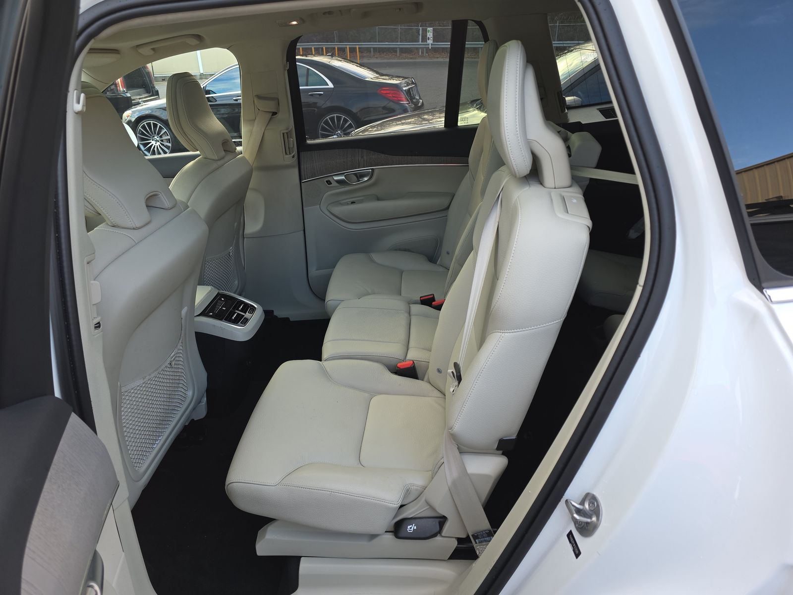 2024 Volvo XC90 B6 Plus AWD