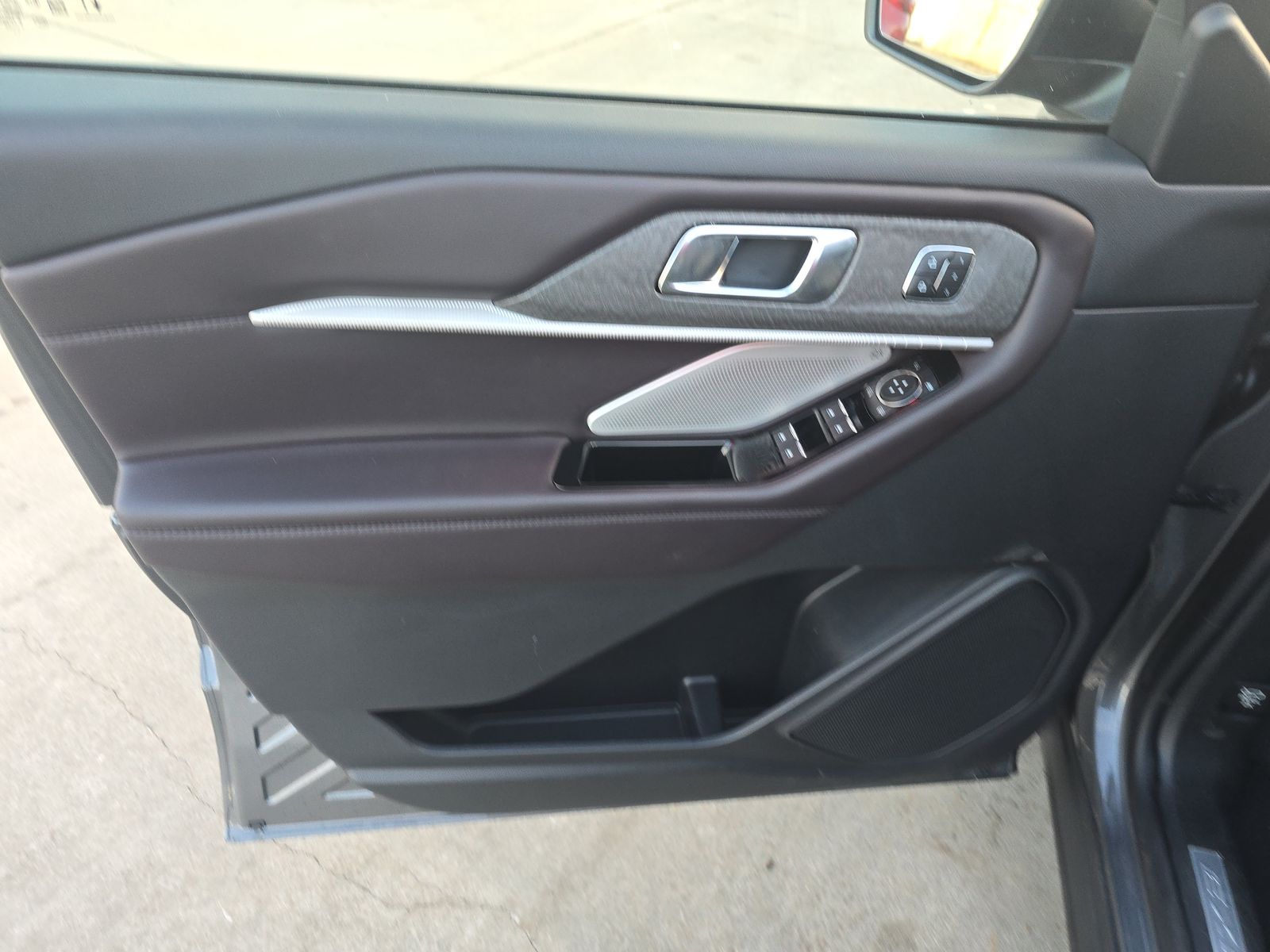 2025 Ford Explorer Platinum RWD