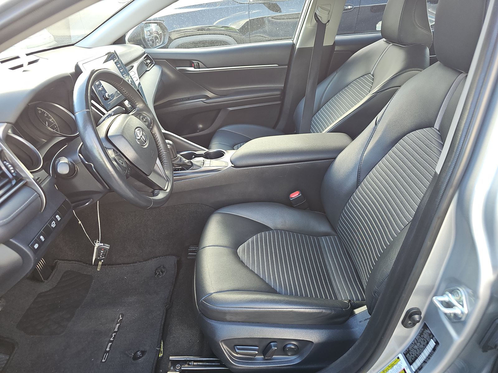 2024 Toyota Camry SE FWD