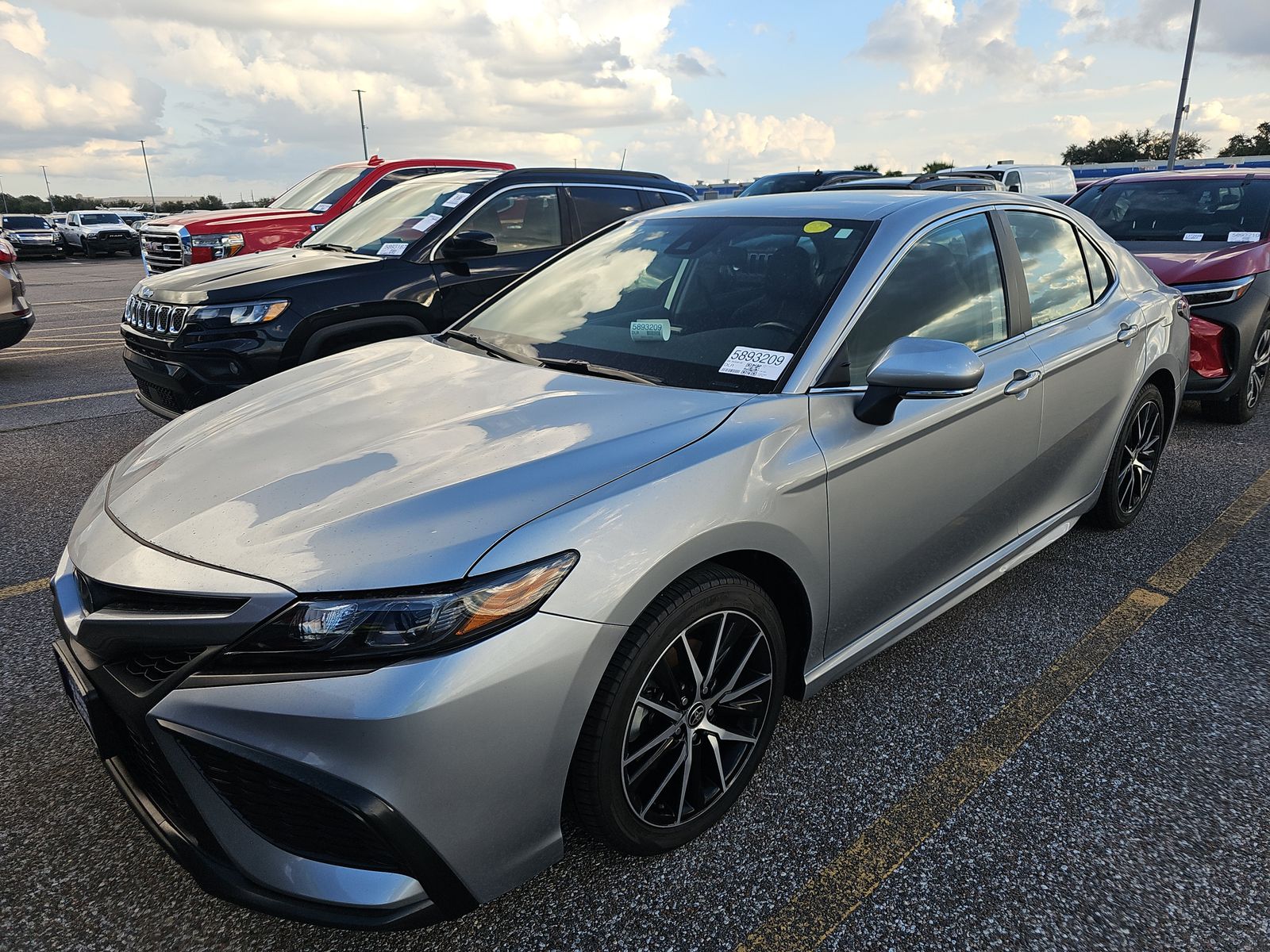 2024 Toyota Camry SE FWD