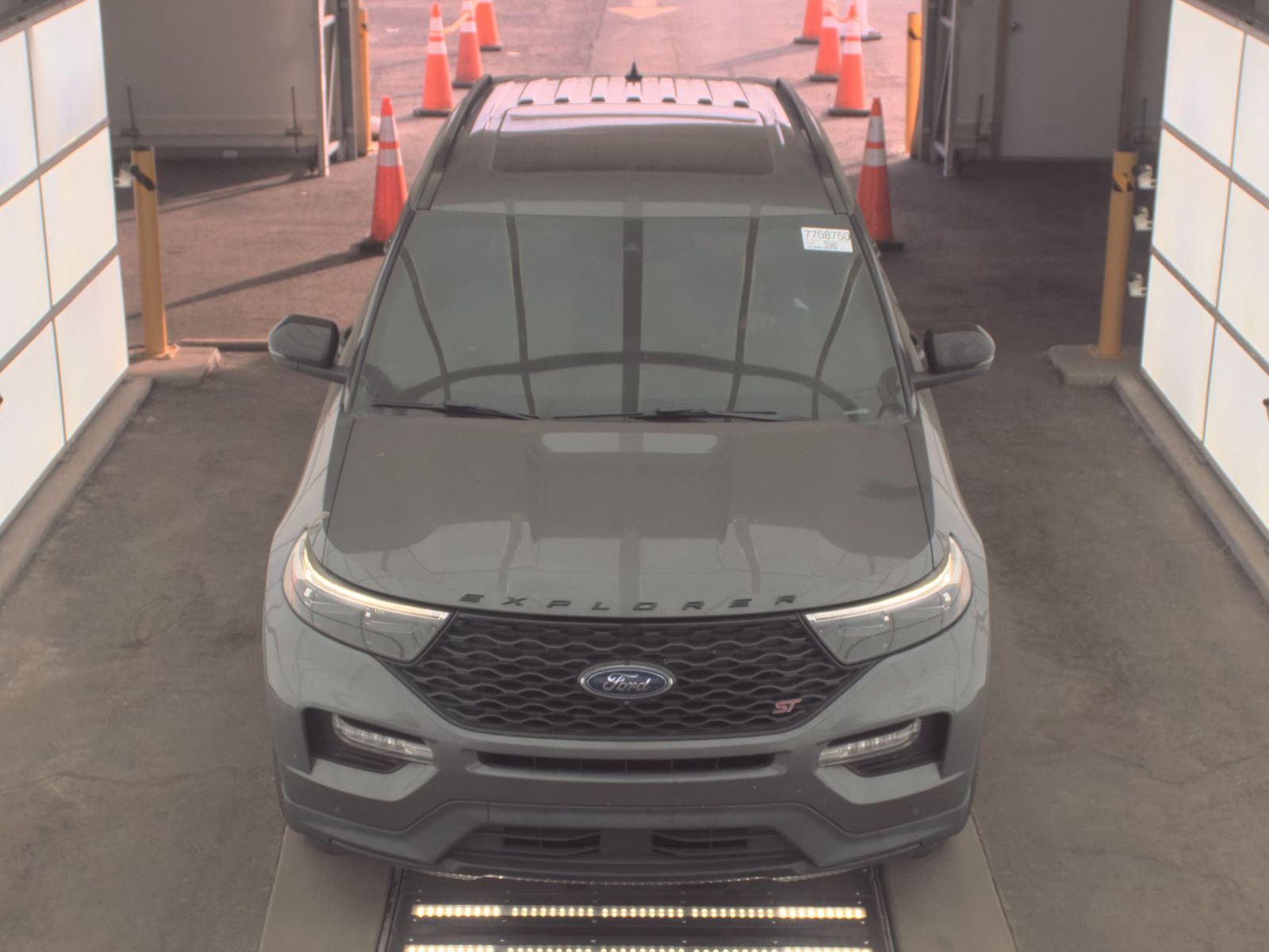 FORD EXPLORER - 3