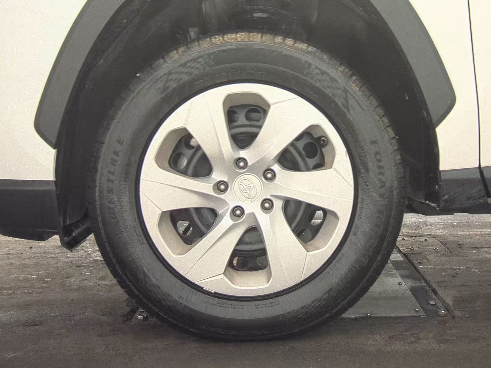 2024 Toyota RAV4 LE FWD