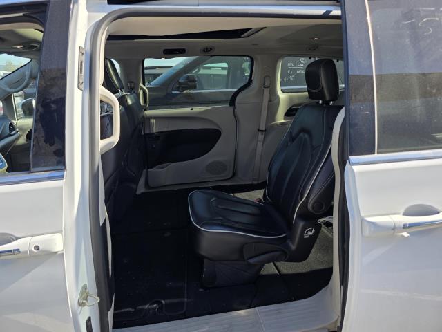 2023 Chrysler Pacifica Limited FWD