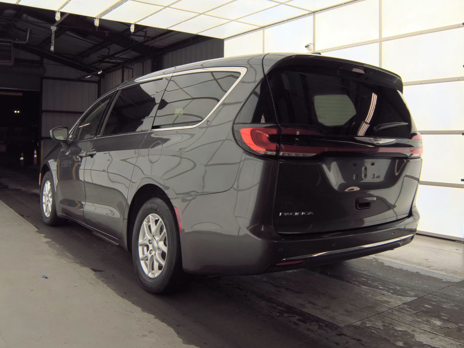 2023 Chrysler Pacifica Touring L FWD