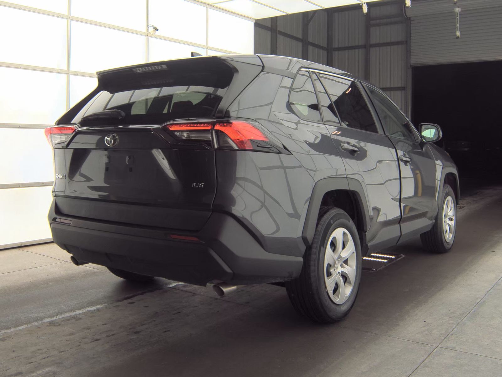 2024 Toyota RAV4 LE FWD