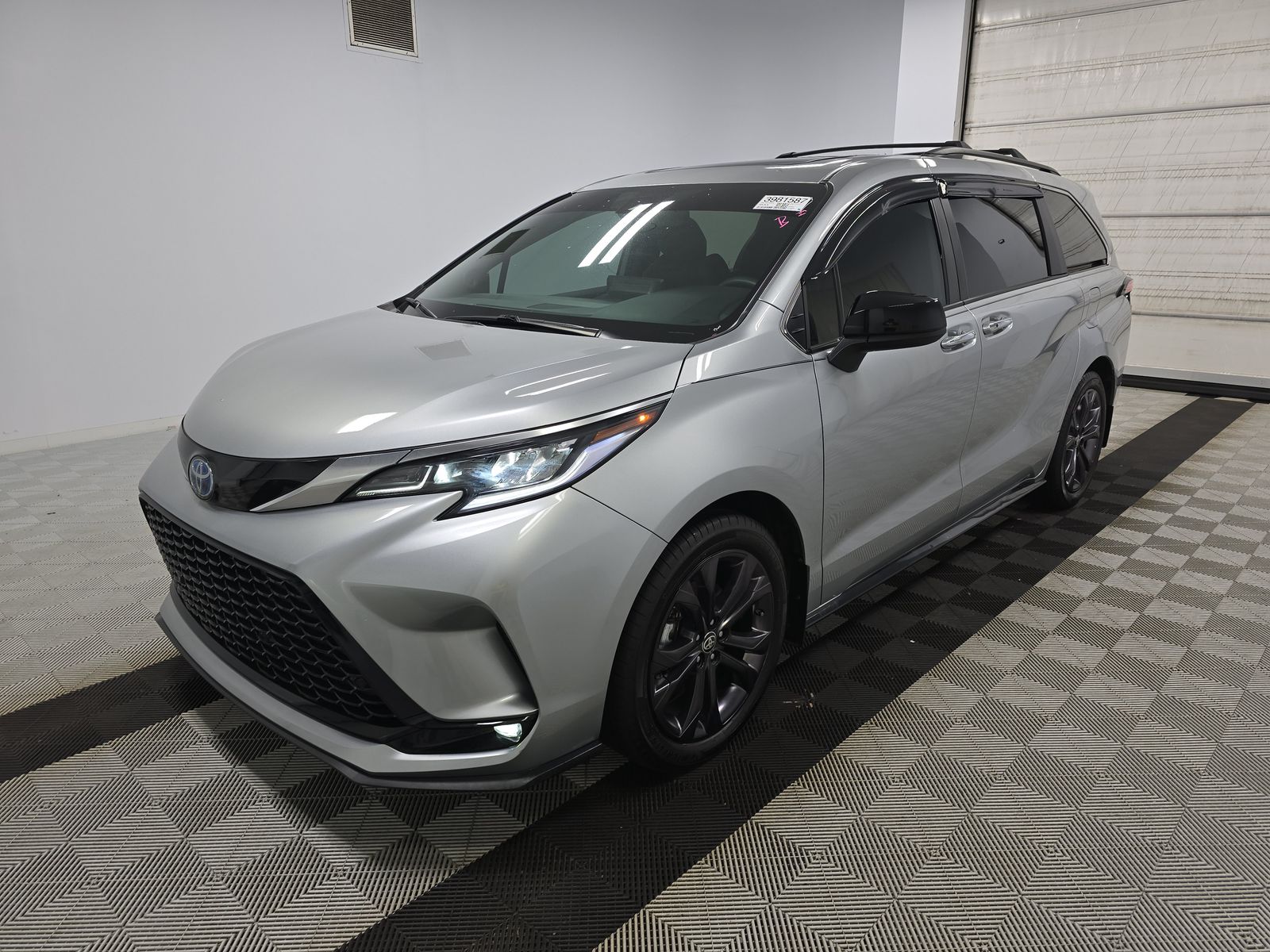 2024 Toyota Sienna XSE FWD