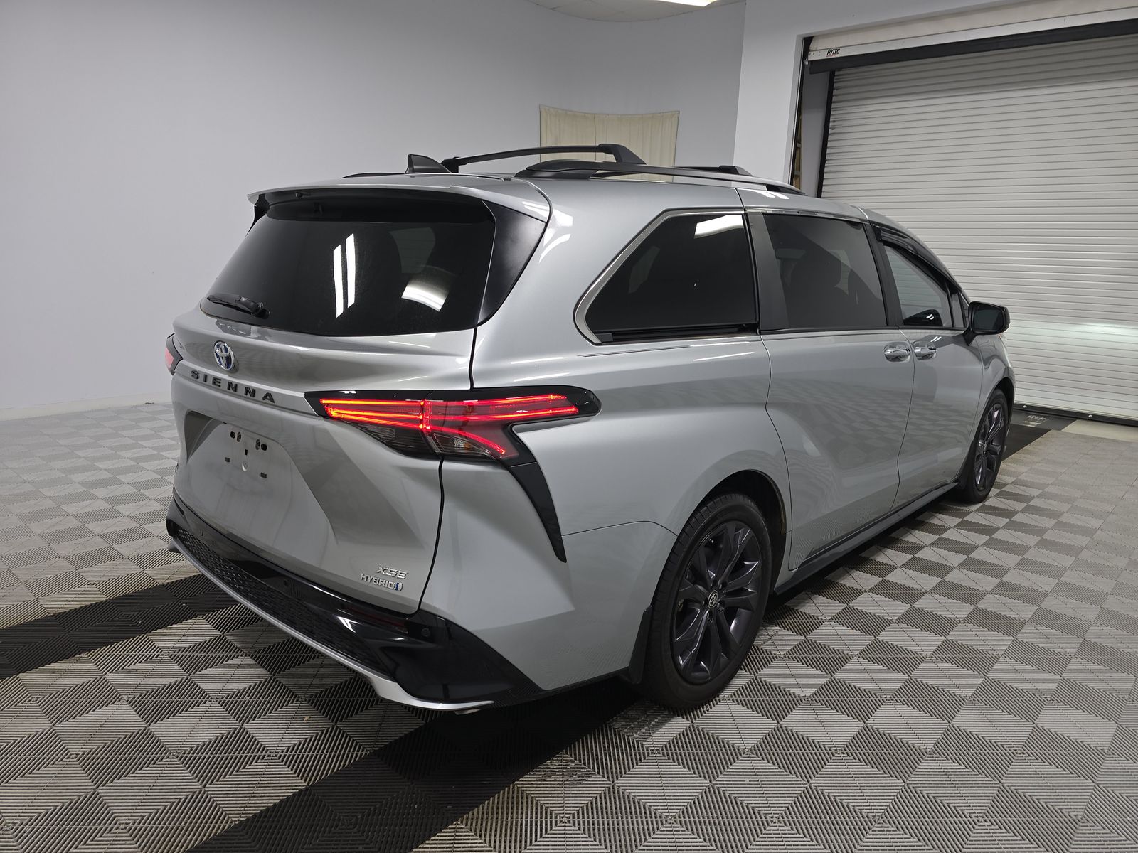 2024 Toyota Sienna XSE FWD