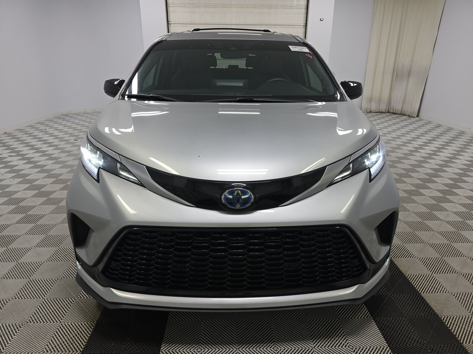 2024 Toyota Sienna XSE FWD