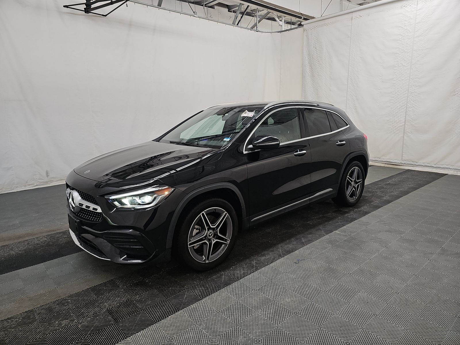 MERCEDES-BENZ GLA-CLASS - 1