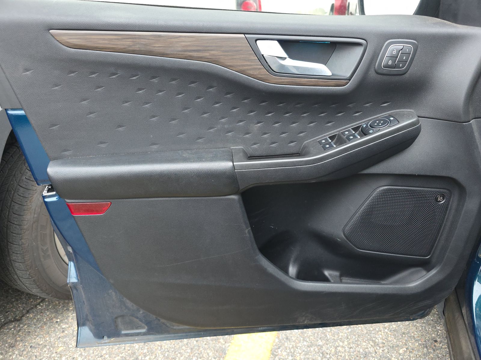 FORD ESCAPE - 10