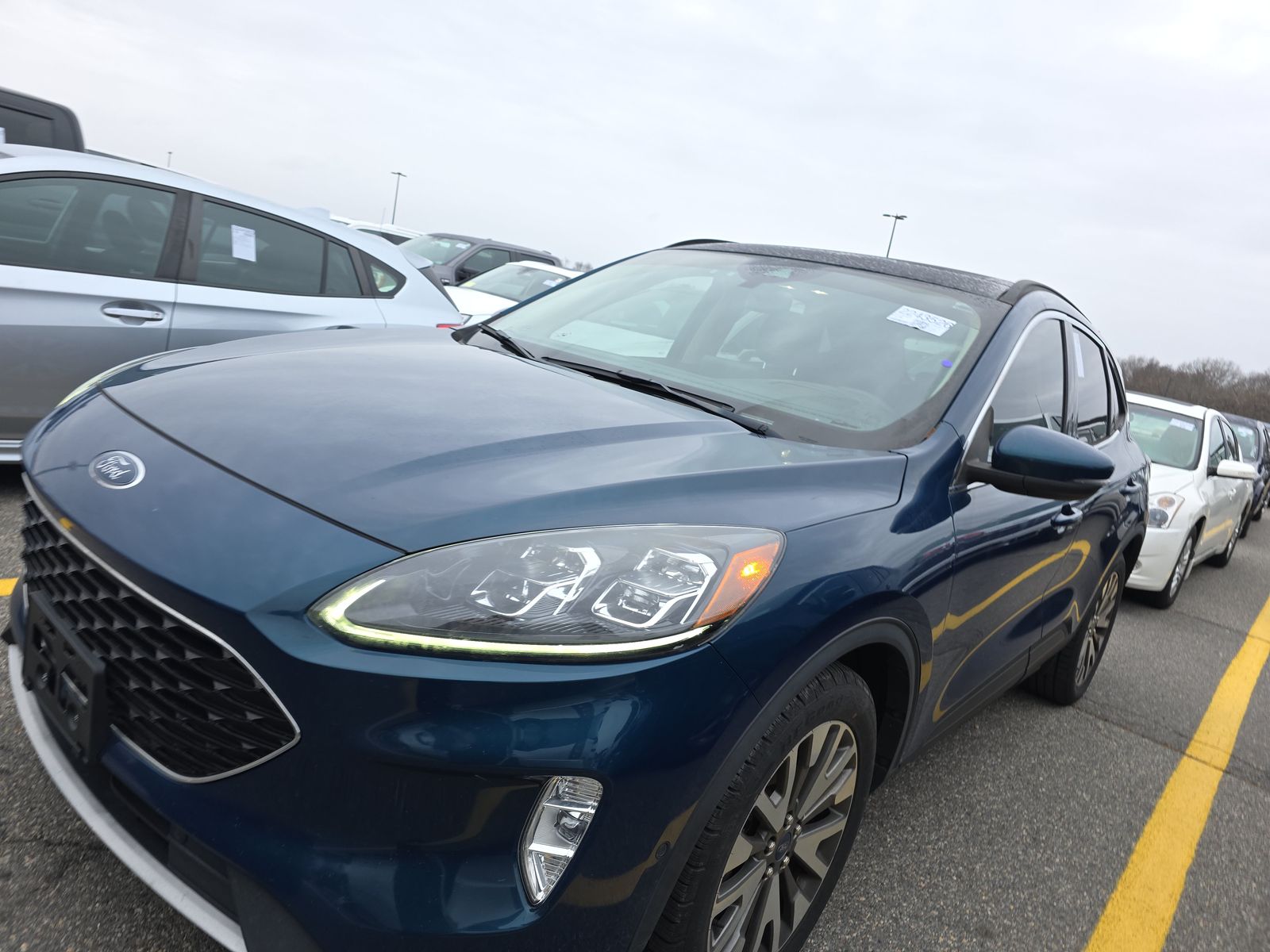FORD ESCAPE - 1