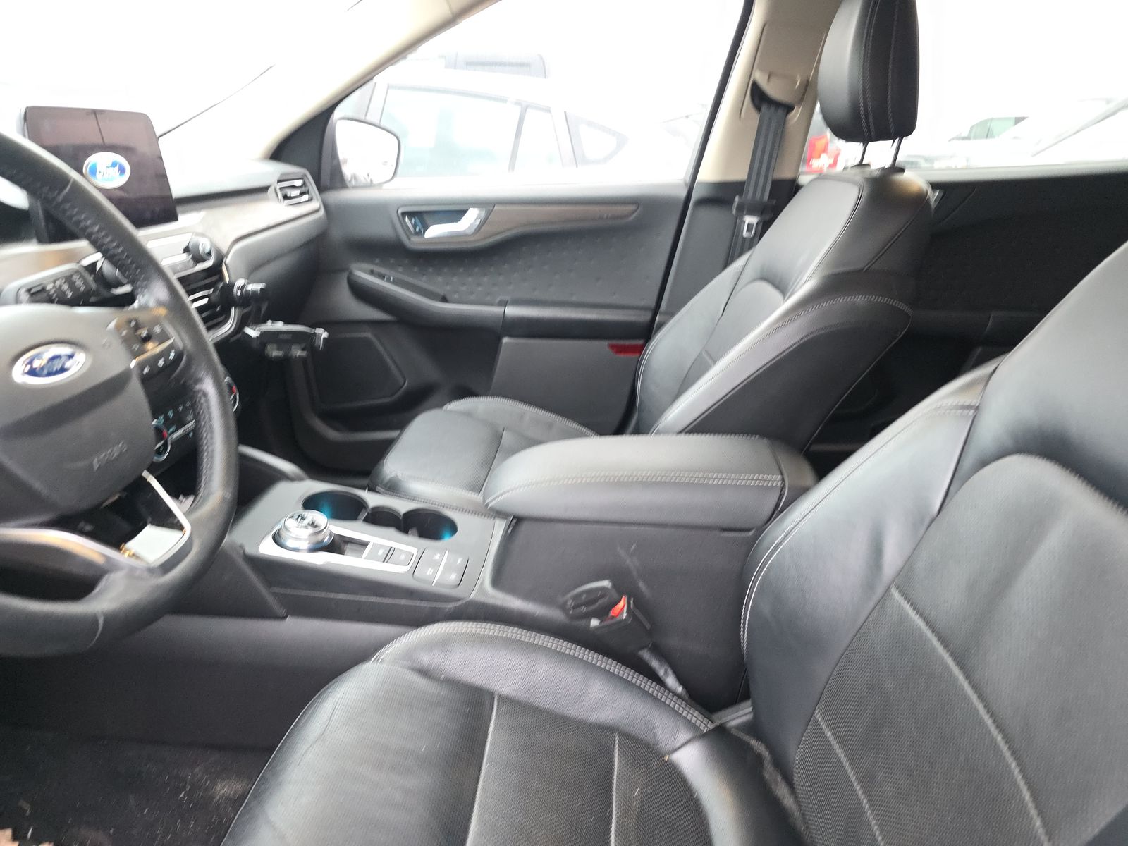 FORD ESCAPE - 8