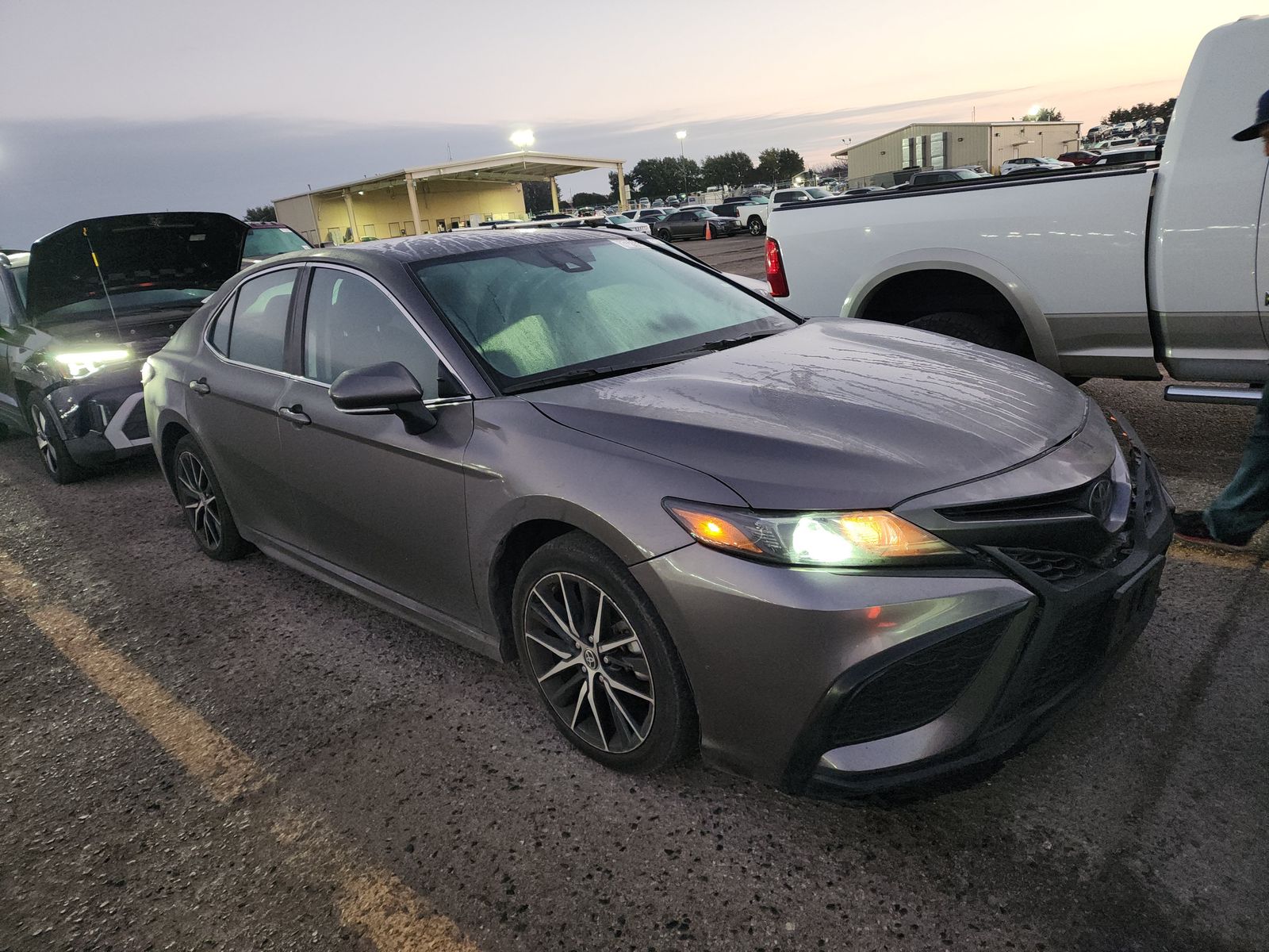 2024 Toyota Camry SE FWD
