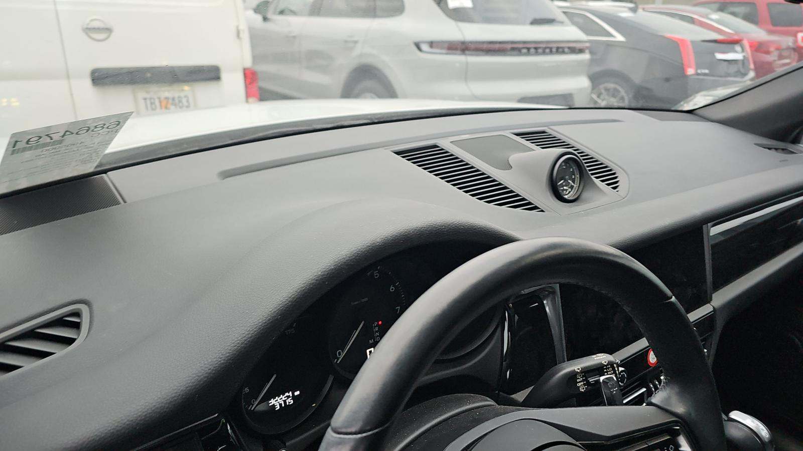 2024 Porsche Macan Base AWD