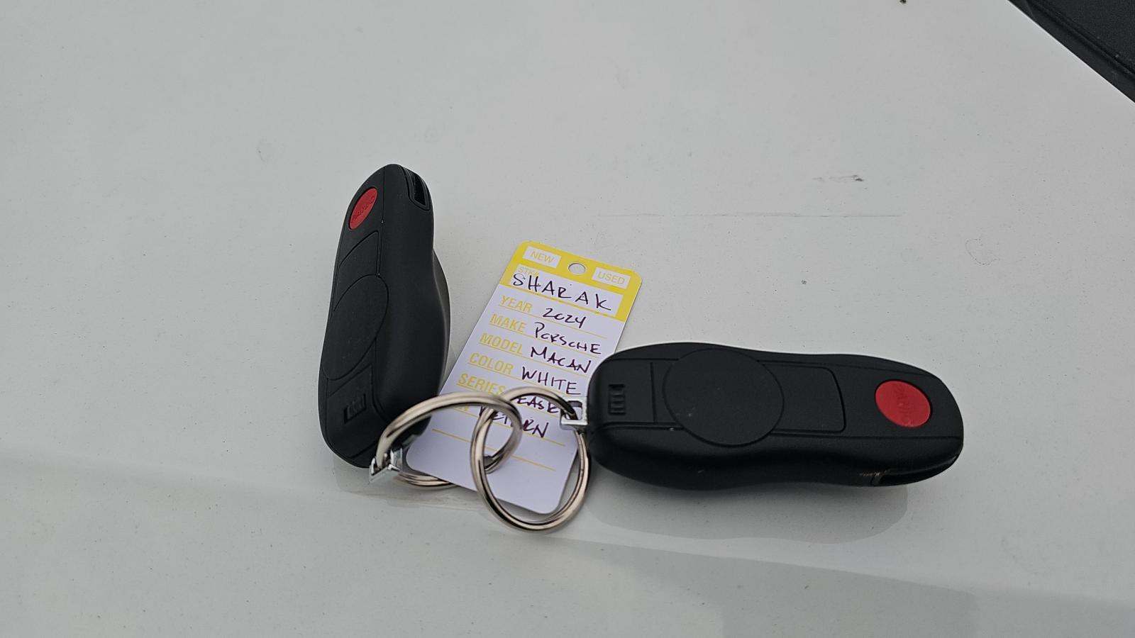 2024 Porsche Macan Base AWD