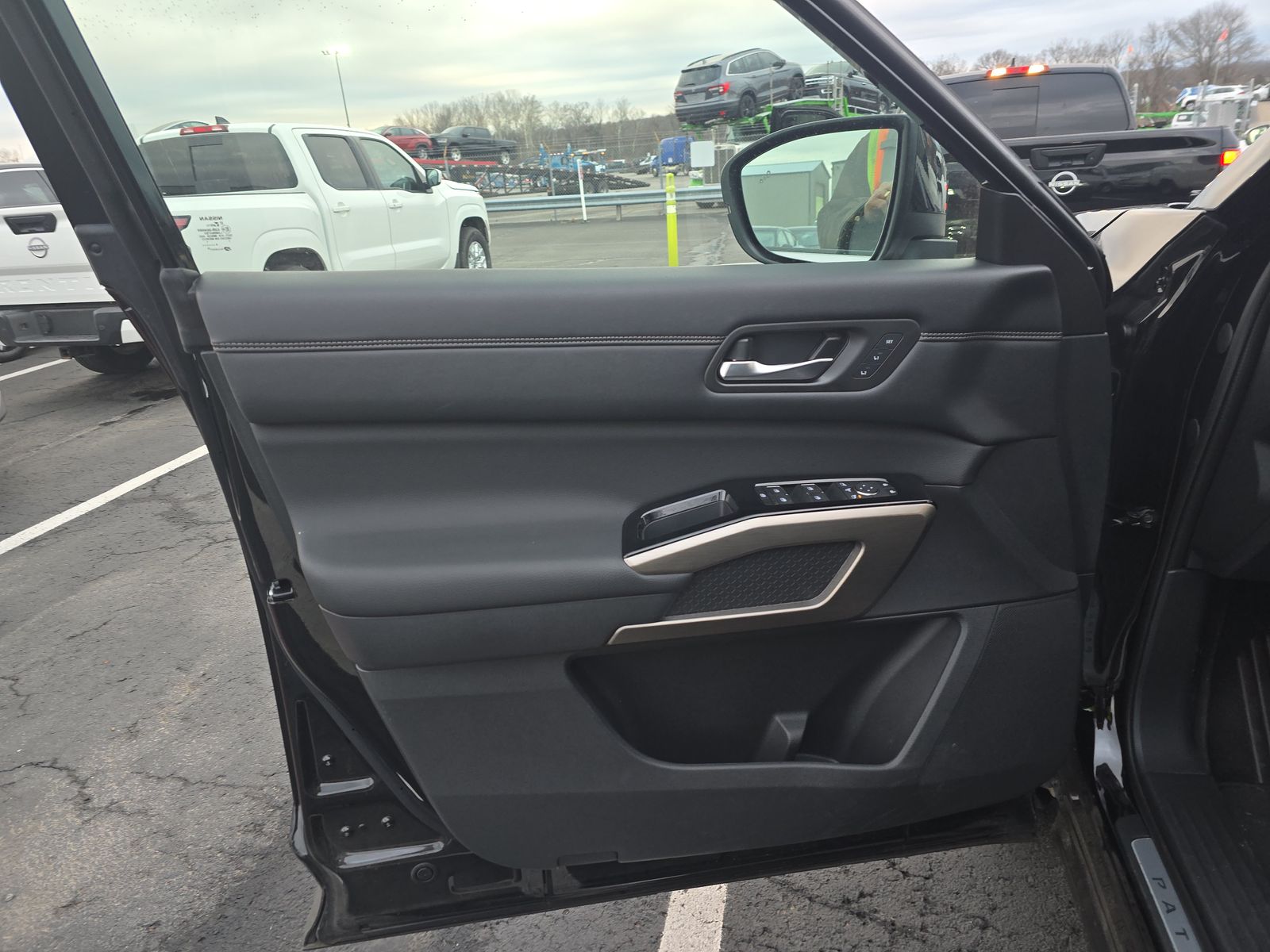 2024 Nissan Pathfinder Platinum FWD