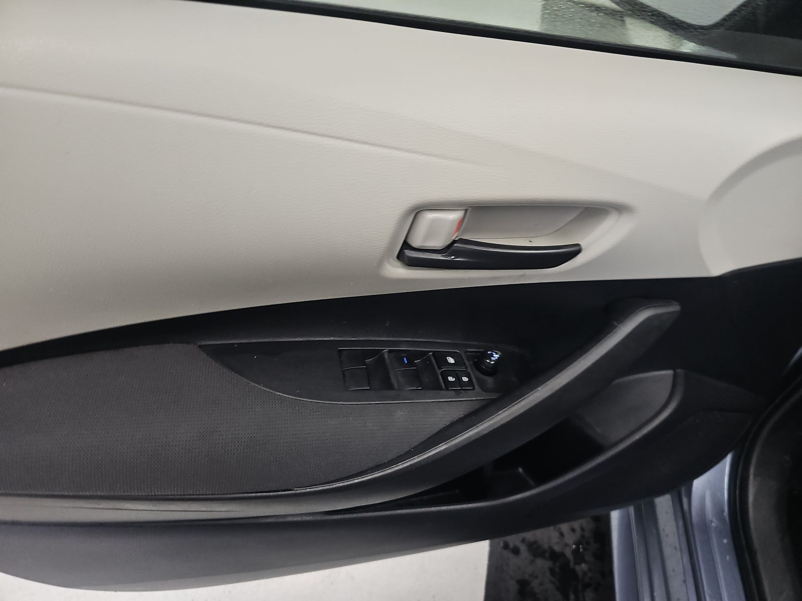 2022 Toyota Corolla LE FWD