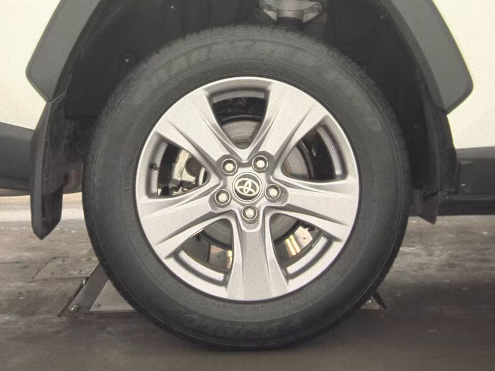 2024 Toyota RAV4 XLE FWD