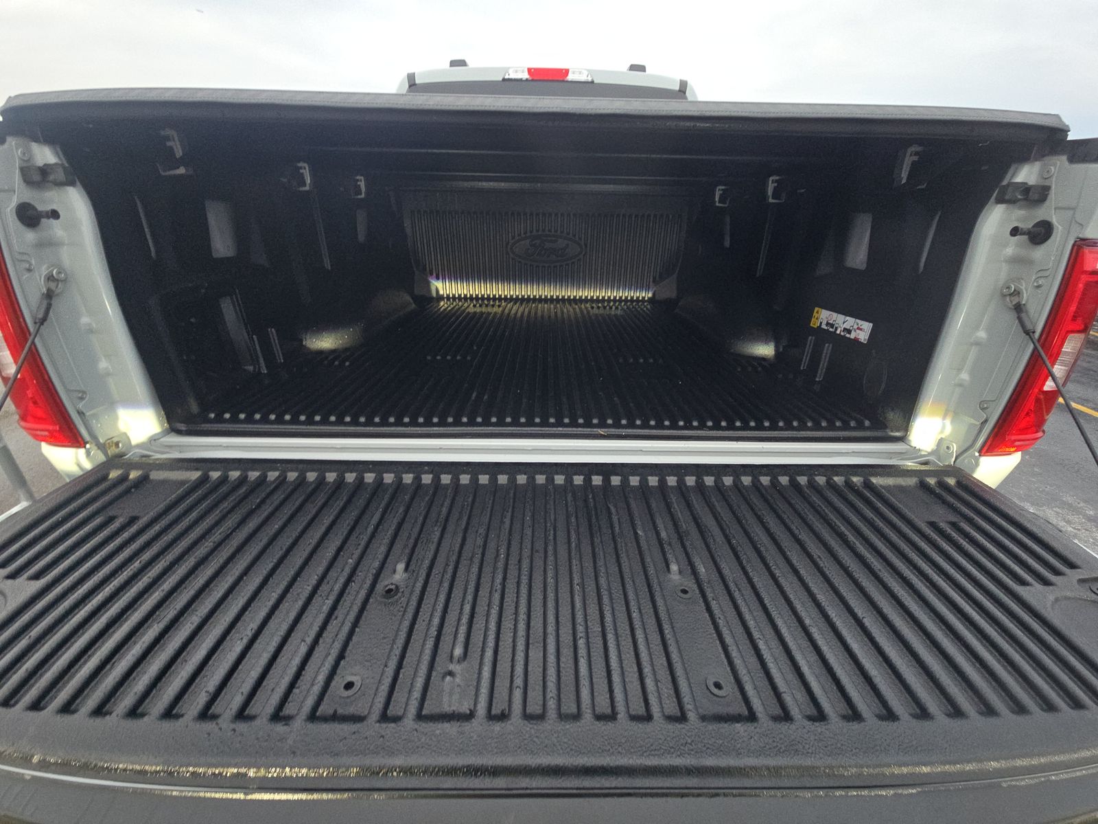 2023 Ford F-150 Hybrid XLT AWD