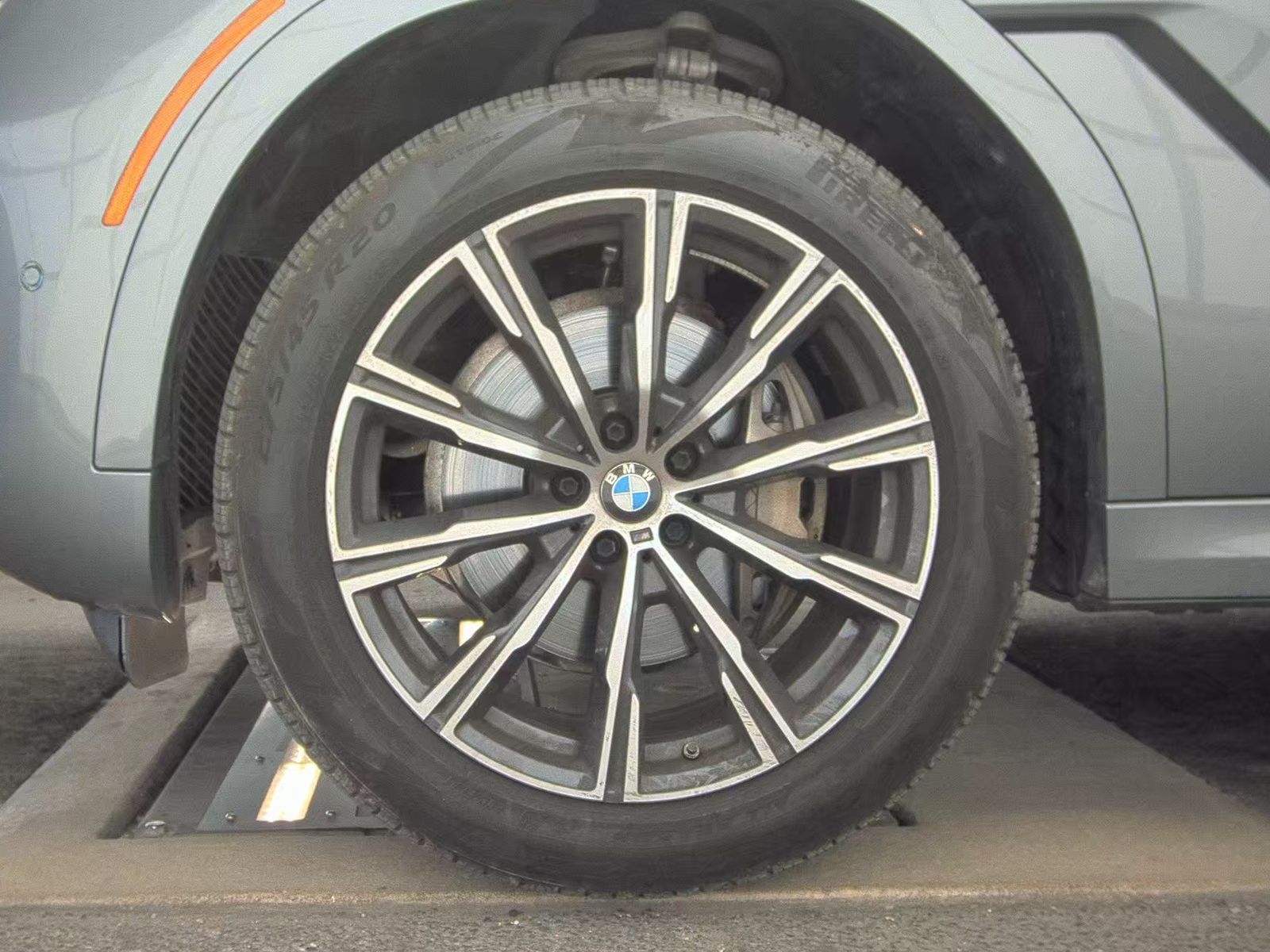 2025 BMW X6 xDrive40i AWD