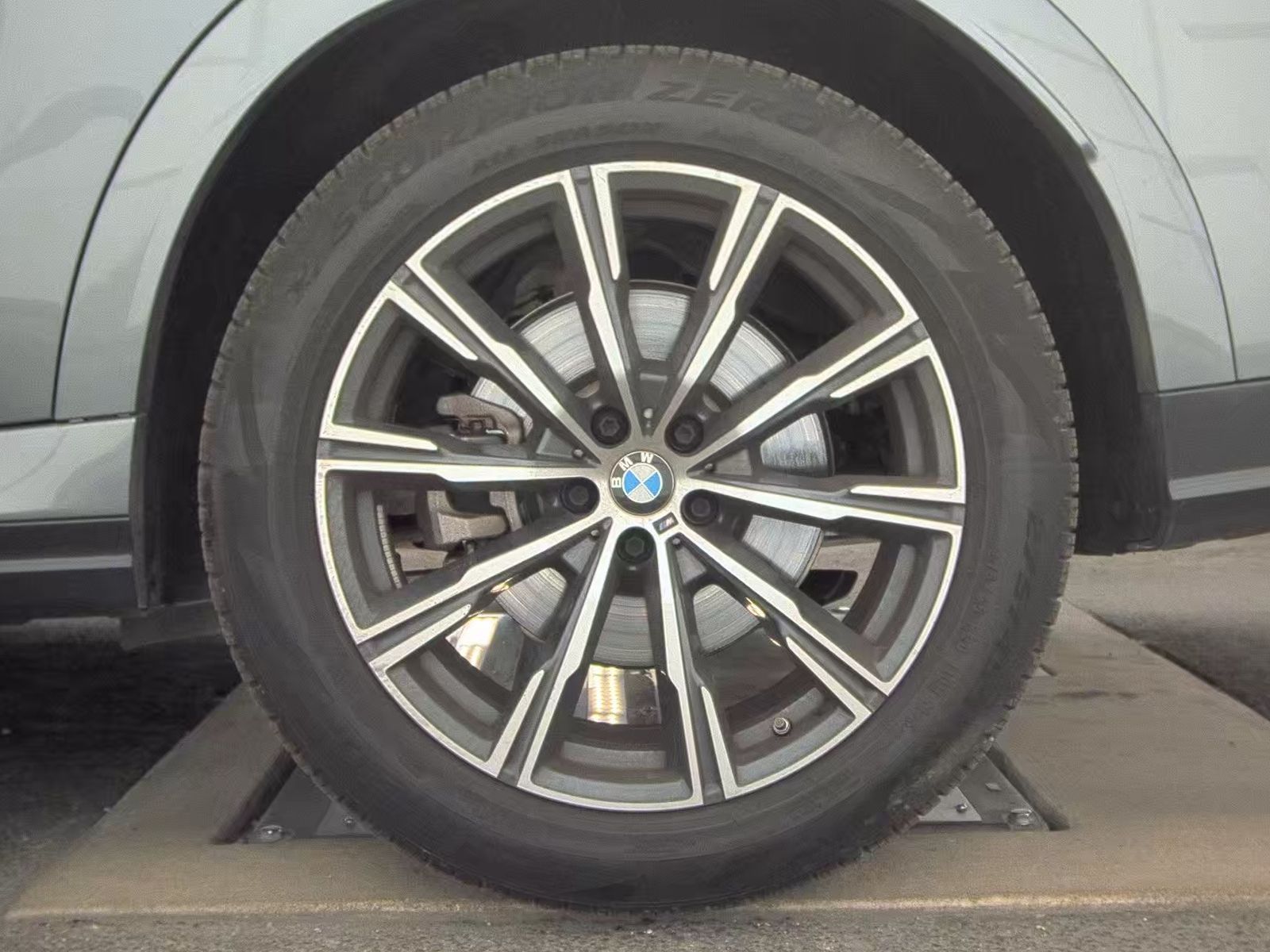 2025 BMW X6 xDrive40i AWD