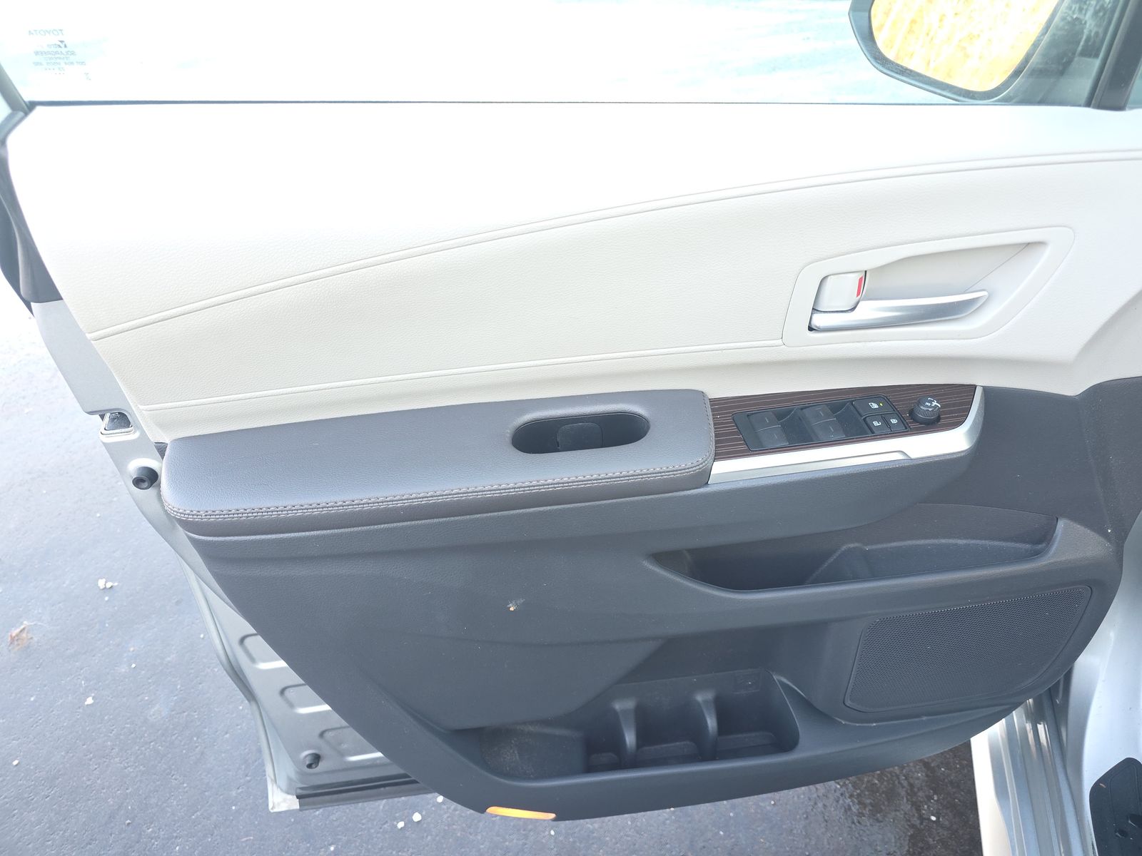 2024 Toyota Sienna XLE AWD