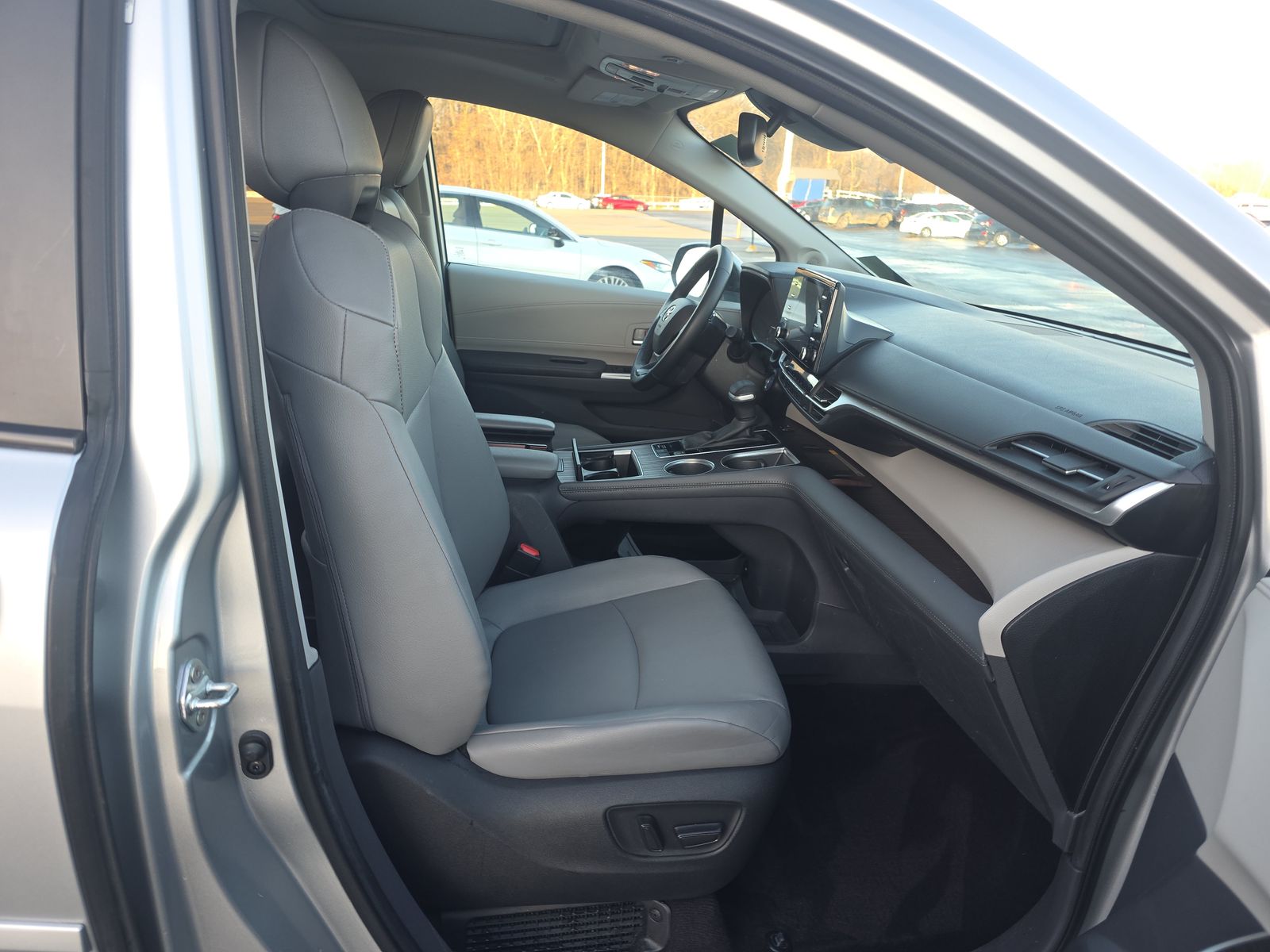 2024 Toyota Sienna XLE AWD