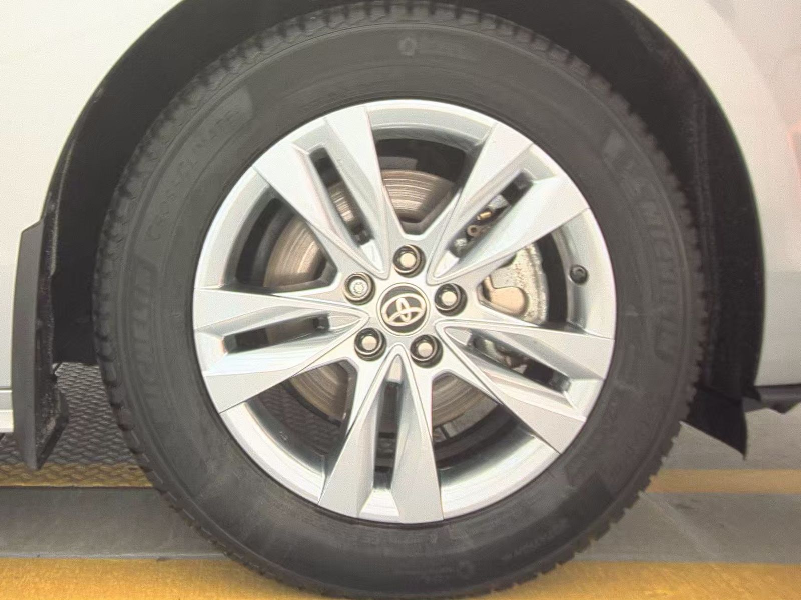 2024 Toyota Sienna XLE AWD