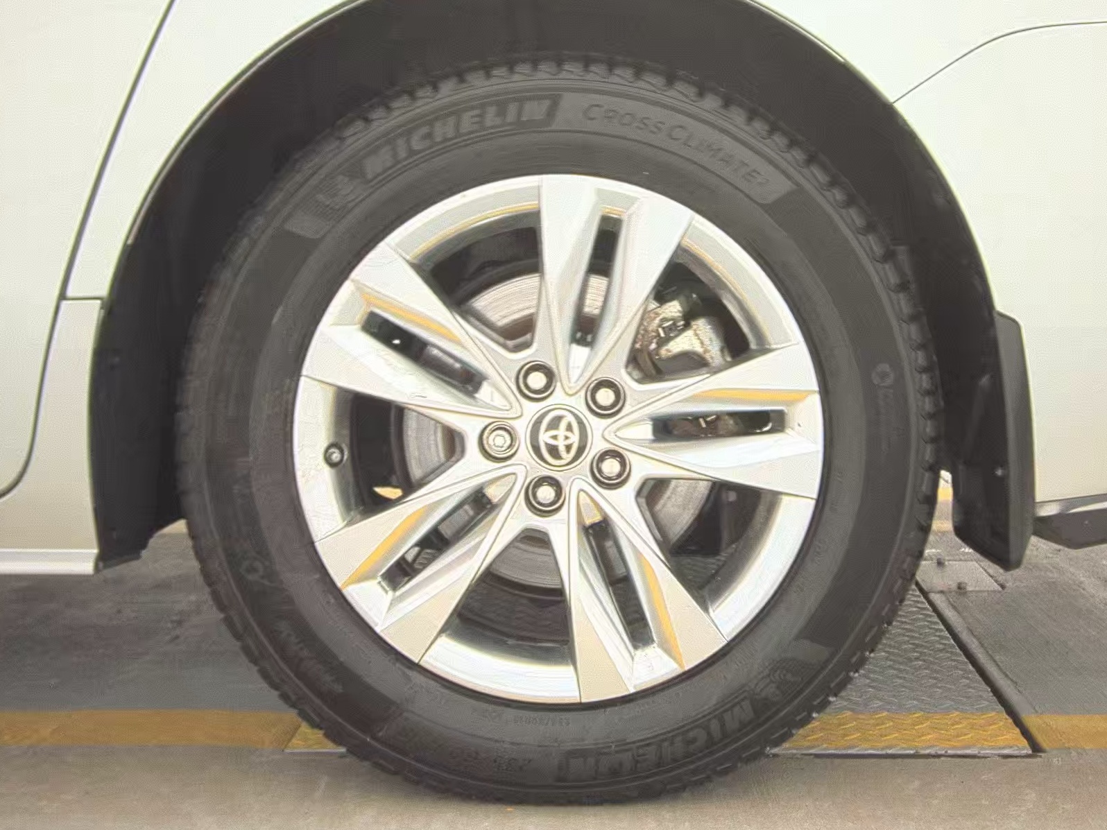 2024 Toyota Sienna XLE AWD