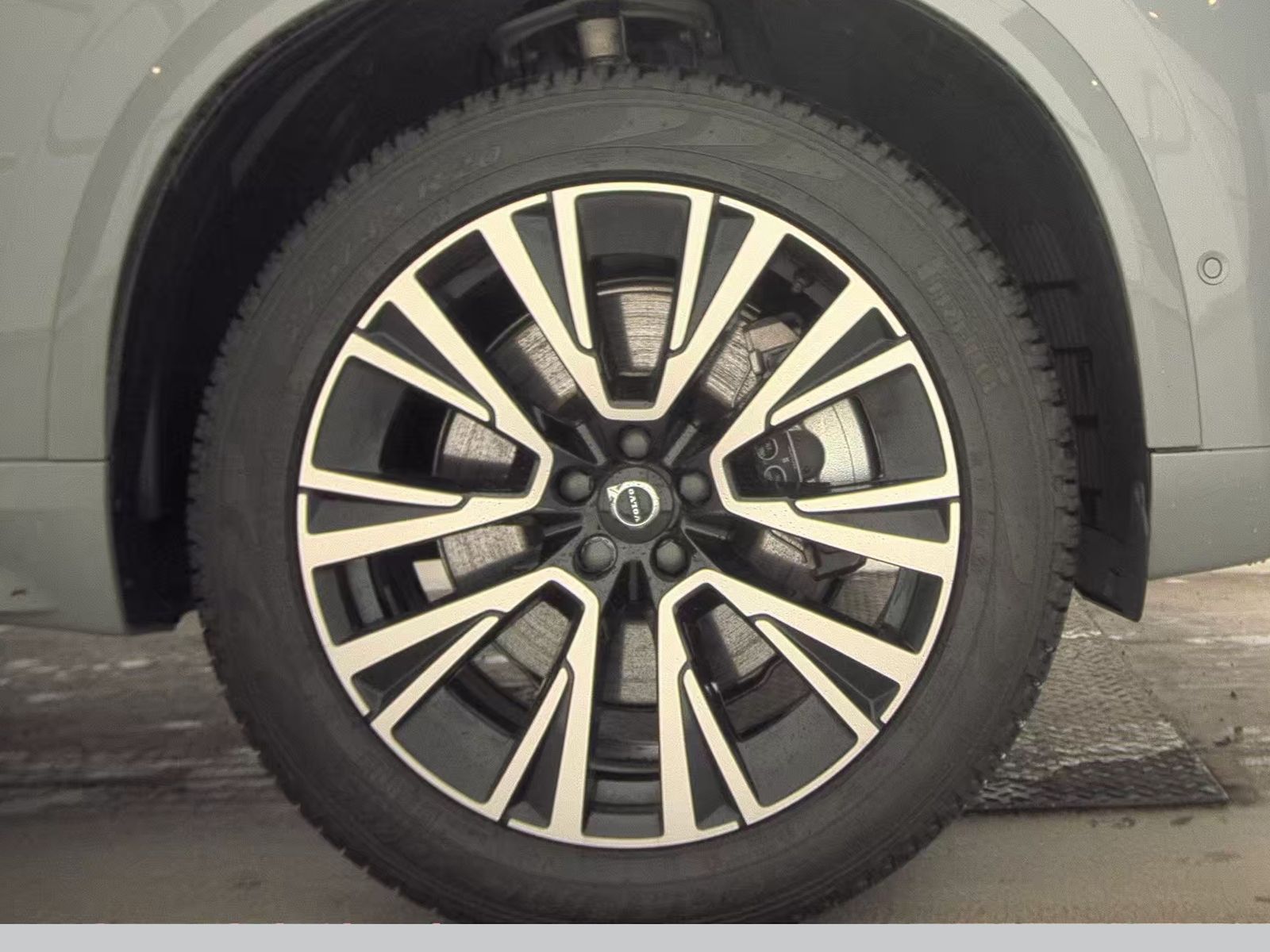 2025 Volvo XC90 Plug-In Hybrid T8 Plus AWD