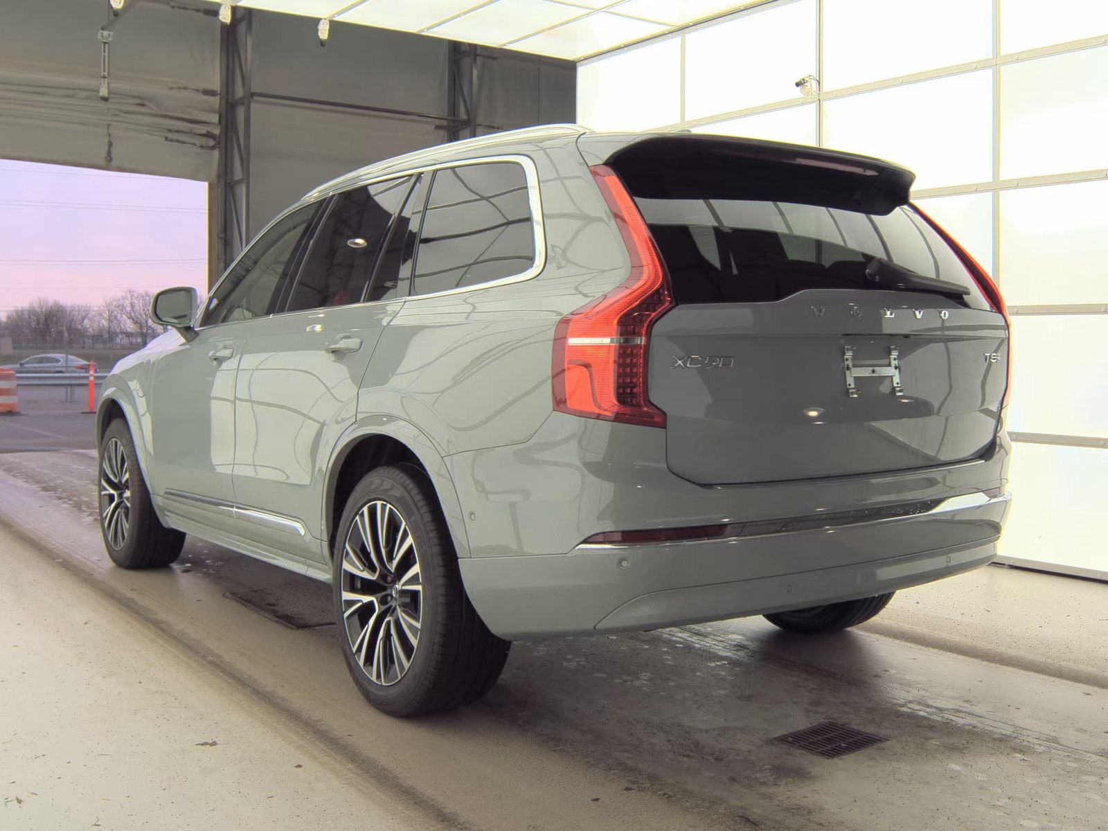 2025 Volvo XC90 Plug-In Hybrid T8 Plus AWD