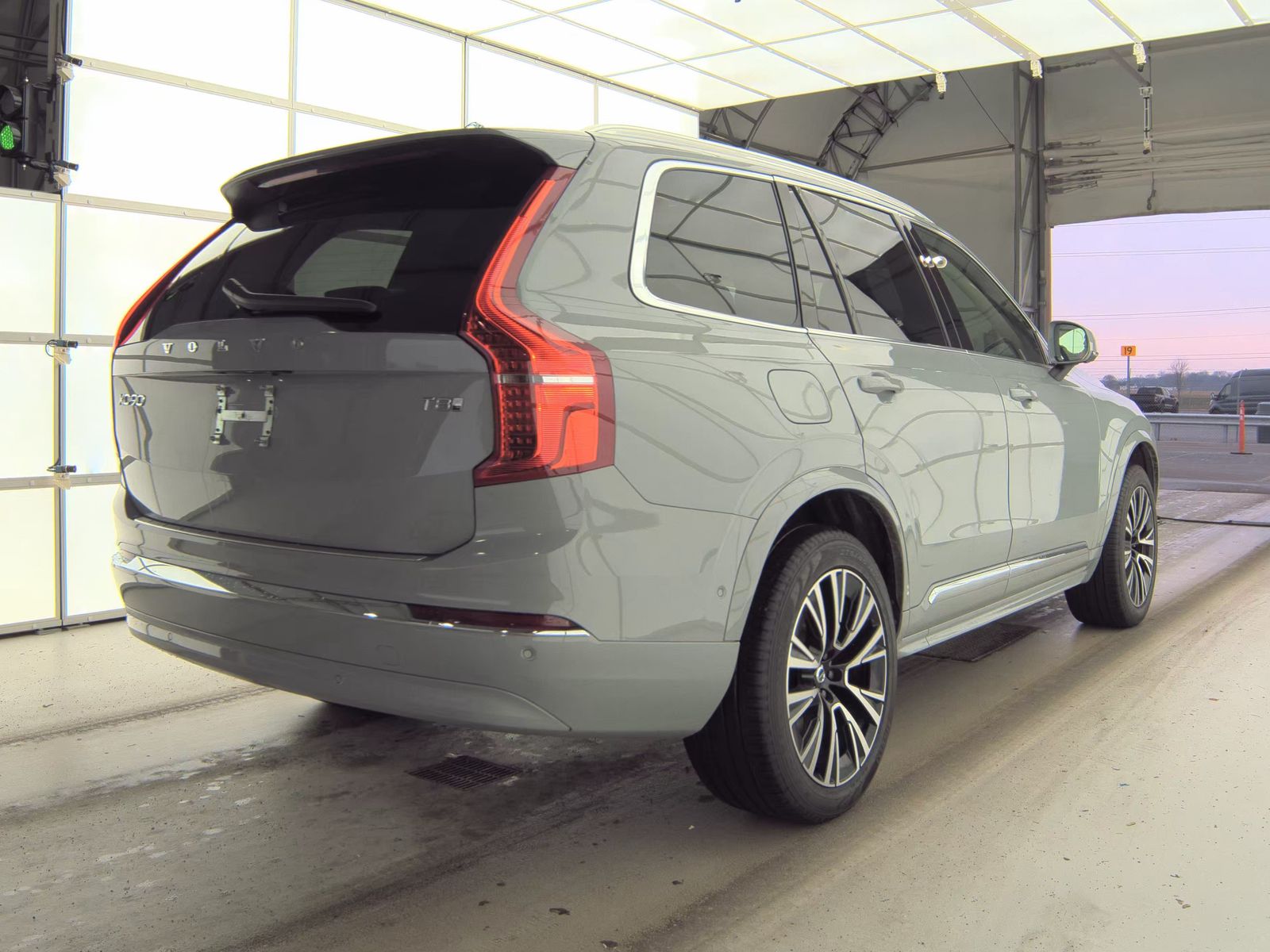 2025 Volvo XC90 Plug-In Hybrid T8 Plus AWD